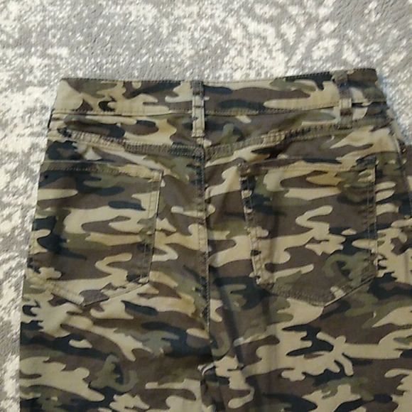 Junior's size 9 high rise skinny camo pants - Picture 5 of 5